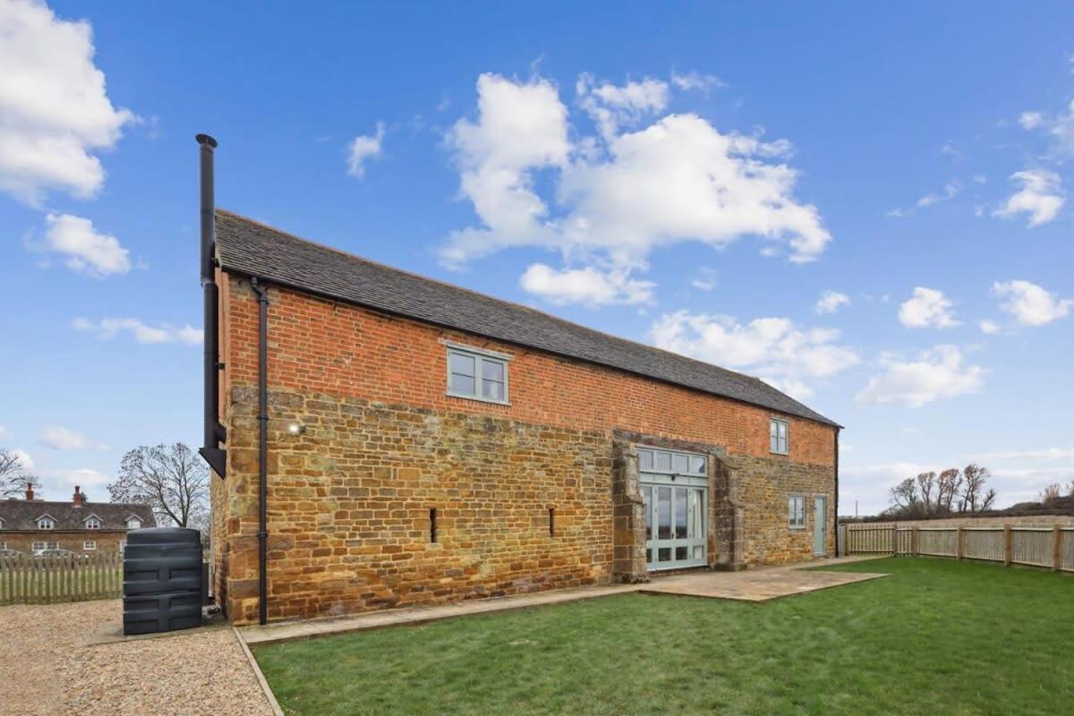 Vila Sophie'S Barn - Hot Tub Packages Available Market Harborough Exteriér fotografie