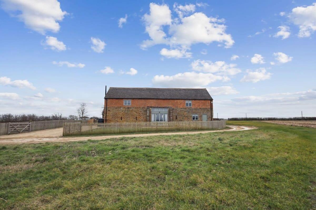Vila Sophie'S Barn - Hot Tub Packages Available Market Harborough Exteriér fotografie