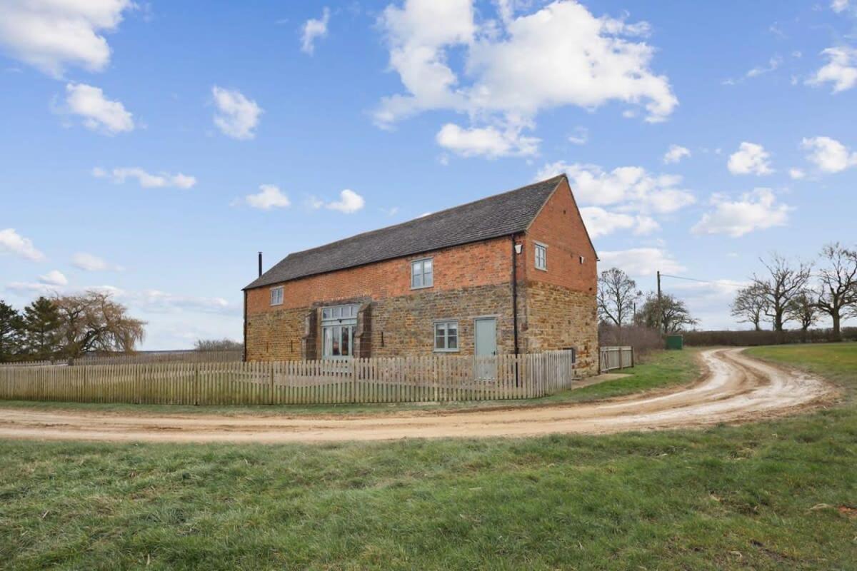 Vila Sophie'S Barn - Hot Tub Packages Available Market Harborough Exteriér fotografie